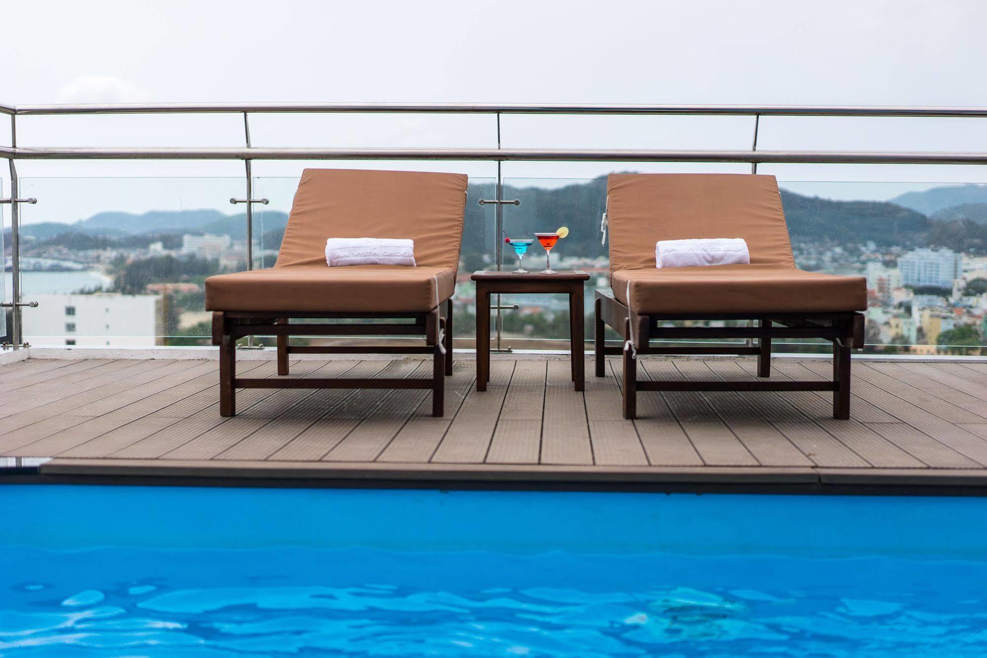 An Vista Hotel На Транг Екстериор снимка