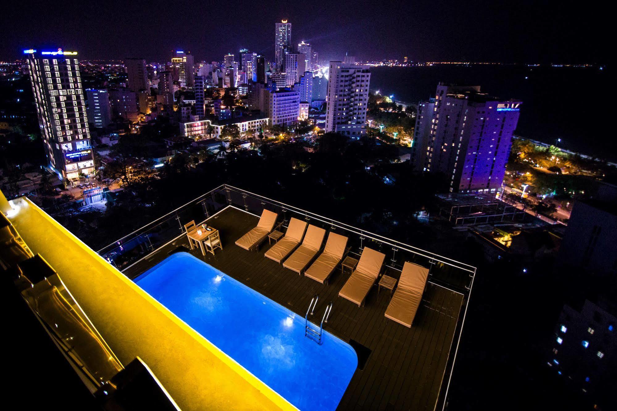 An Vista Hotel На Транг Екстериор снимка