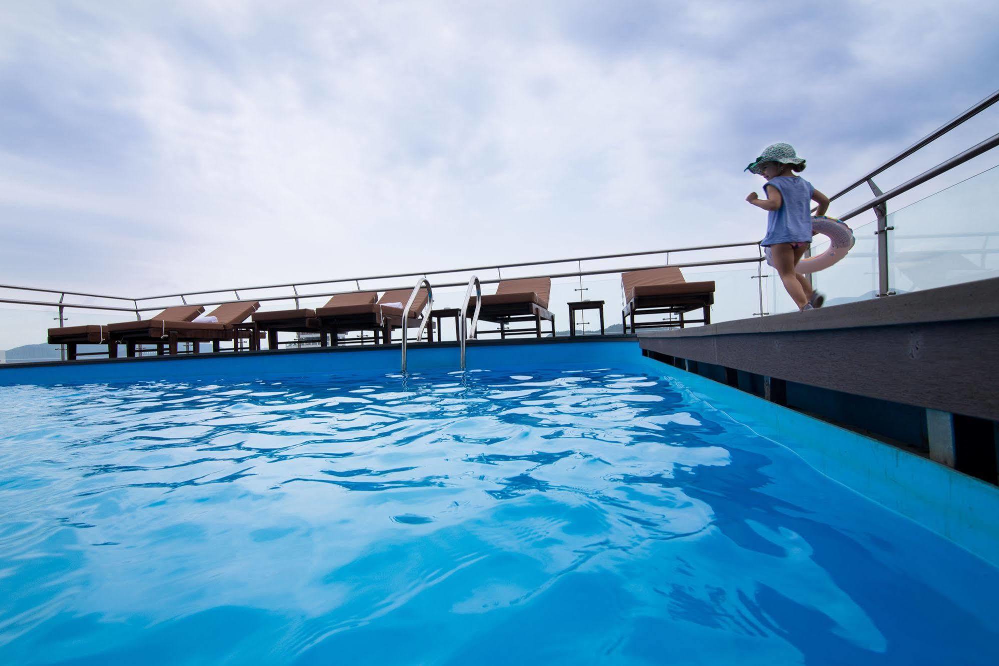 An Vista Hotel На Транг Екстериор снимка